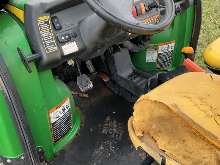 john-deere-gator-image-14