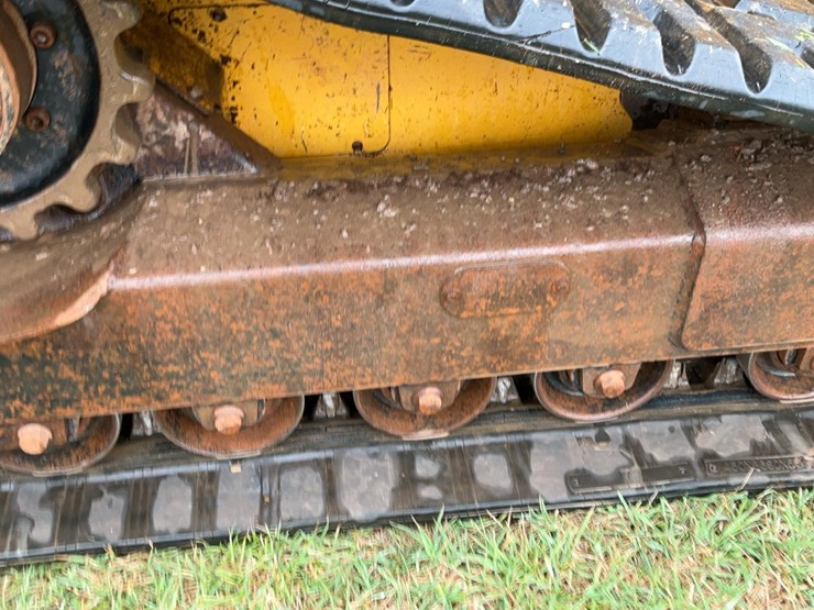 2003-deere-ct332-image-44