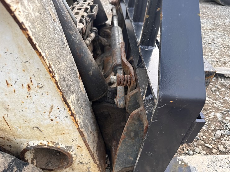 bobcat-t630-image-11