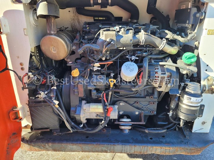 2016-bobcat-t740-image-13