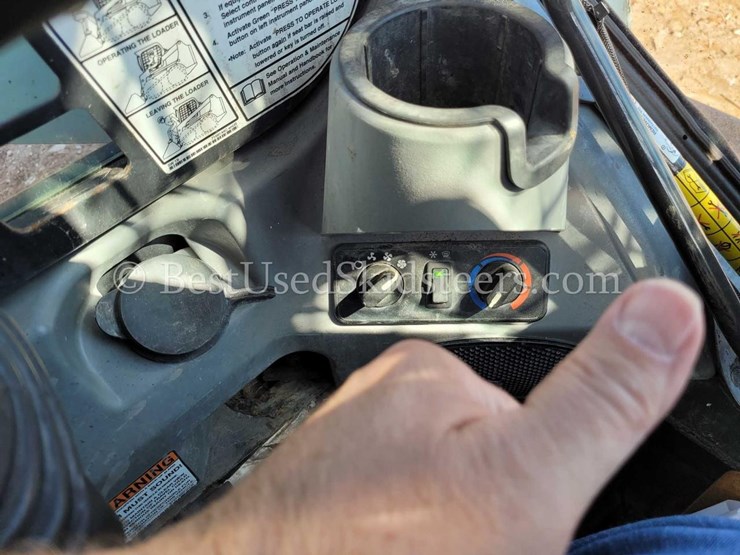 2021-bobcat-t740-image-11