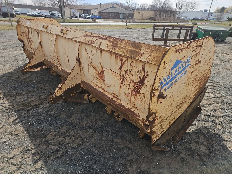 avalanche-dat-14-14'-snow-pusher-image-3