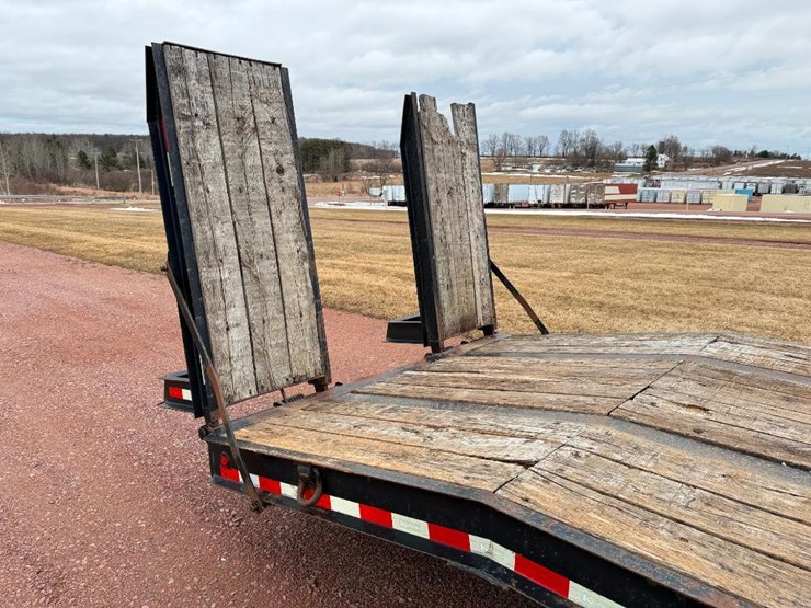 #193-•-lot-193-image-24