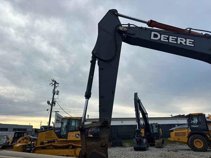 2013-john-deere-9-image-27