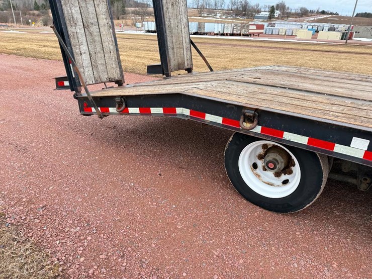 #193-•-lot-193-image-23