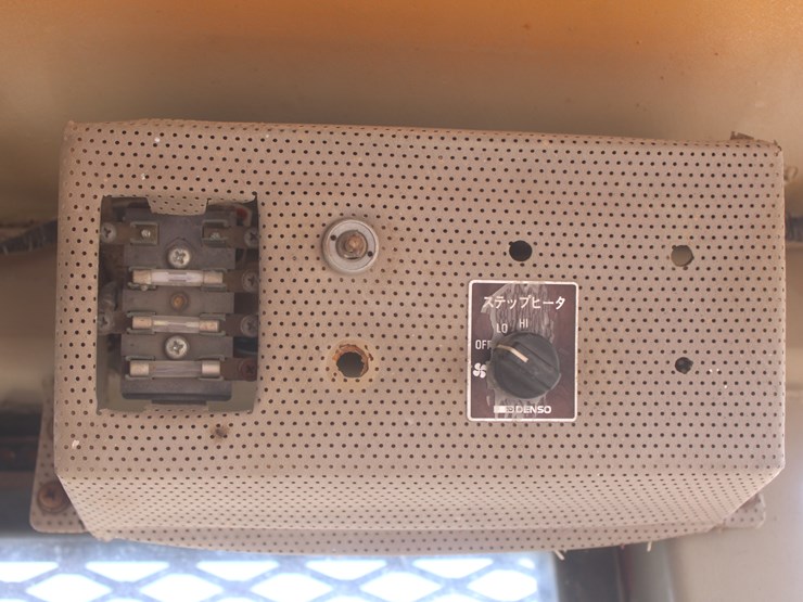 1990-komatsu-d37e-image-70