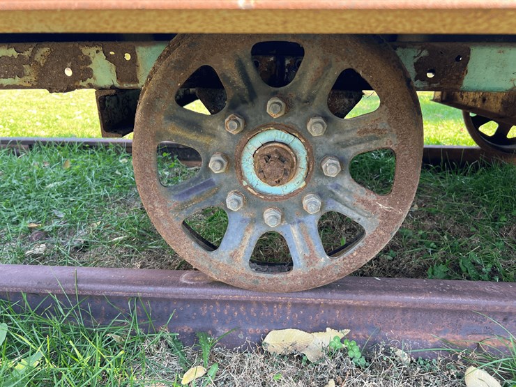 set-of-3-flat-cars-image-37