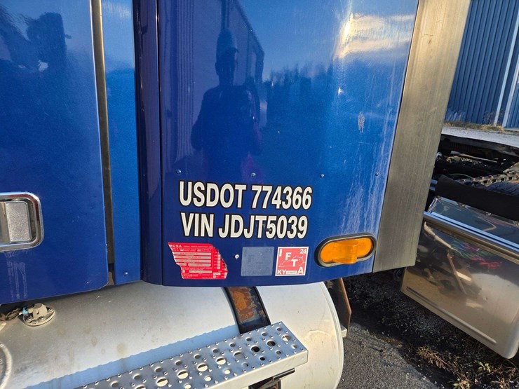 2018-freightliner-semi-3alxa7007jdjt5039-mileage:-image-10