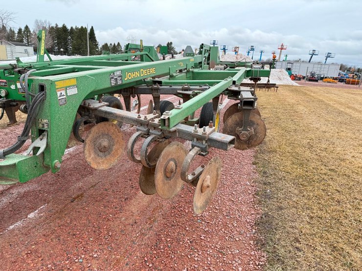 john-deere-2700-image-16