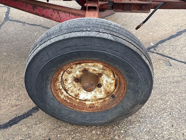 5-bolt-running-gear-with-hydraulic-hoist-image-13