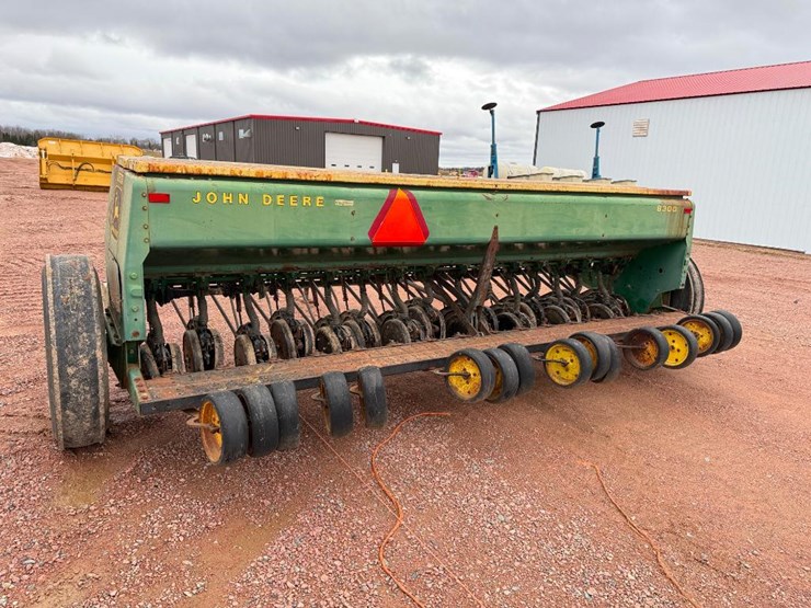 john-deere-8300-image-4