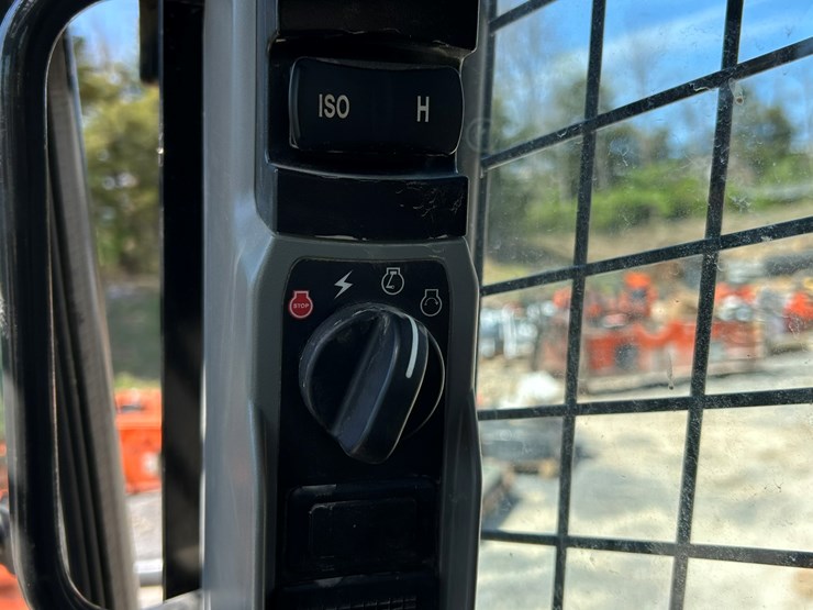 2023-case-tv450b-image-43