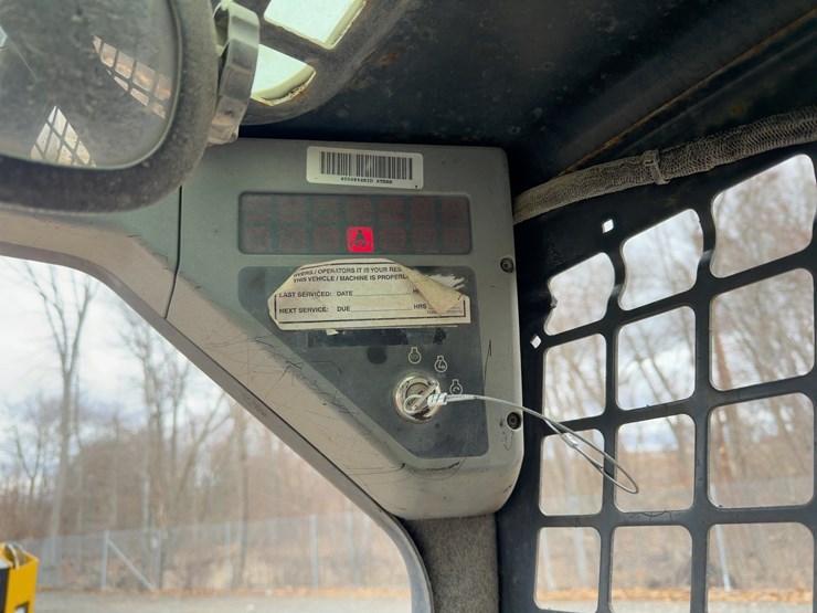 2007-bobcat-s300-image-18