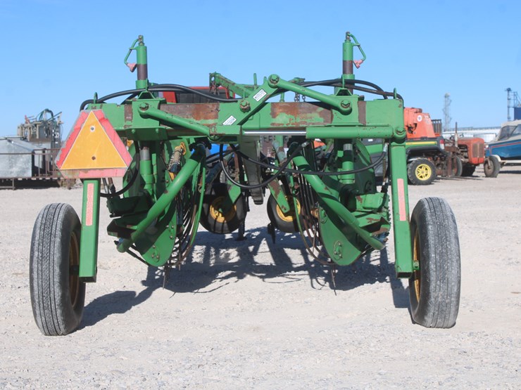 john-deere-700-image-3