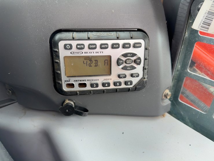 2021-kubota-svl97-2-image-21