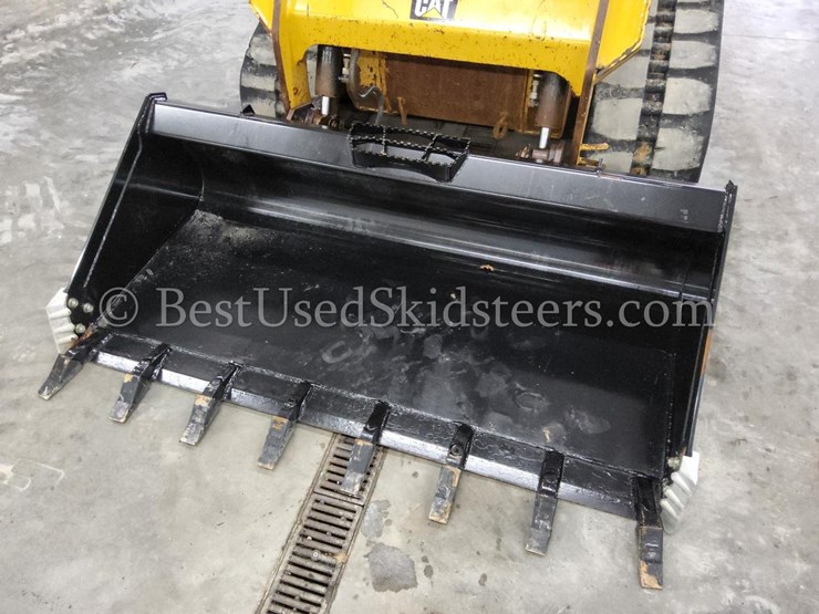 2014-caterpillar-259d-image-10