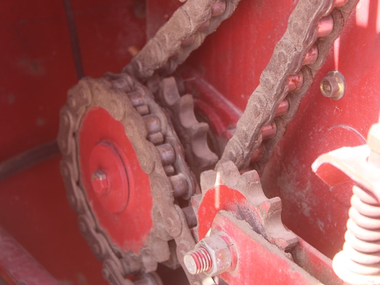 new-holland-664-image-27