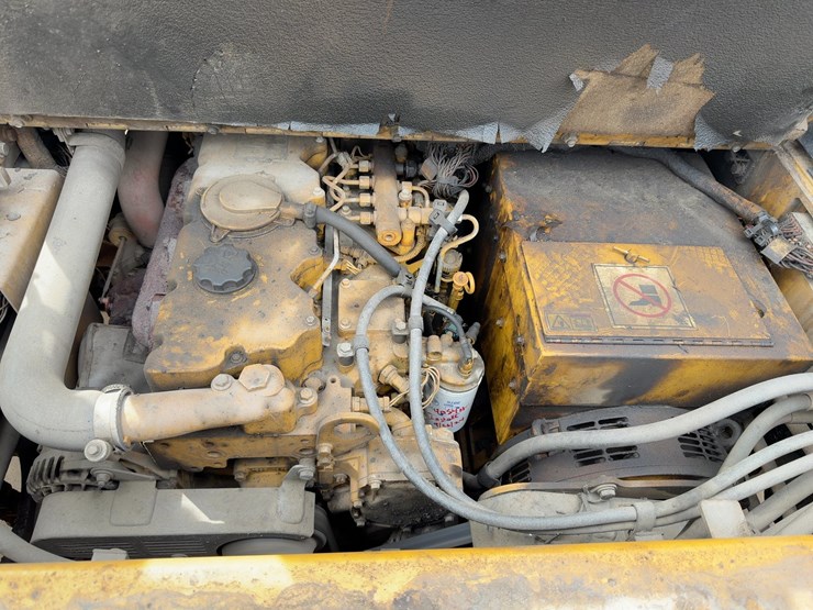 2010-caterpillar-ap-555e-image-38
