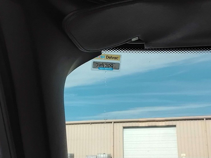 2020-freightliner-cascadia-126-image-44