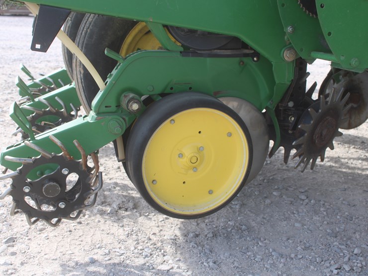 john-deere-7200-image-24