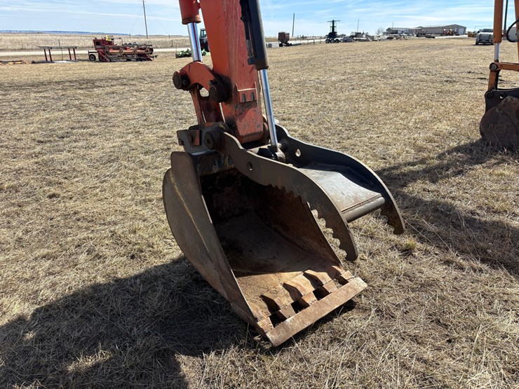 hitachi-60d-hydraulic-excavator-image-8