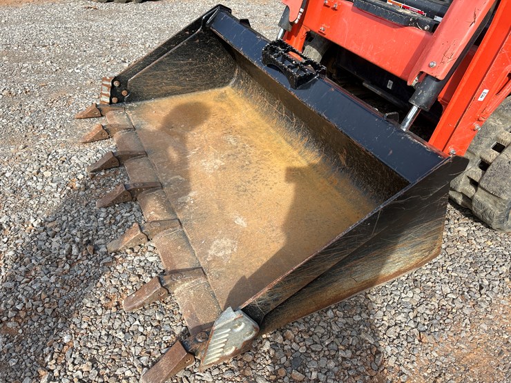 2023-kubota-svl65-2-image-9