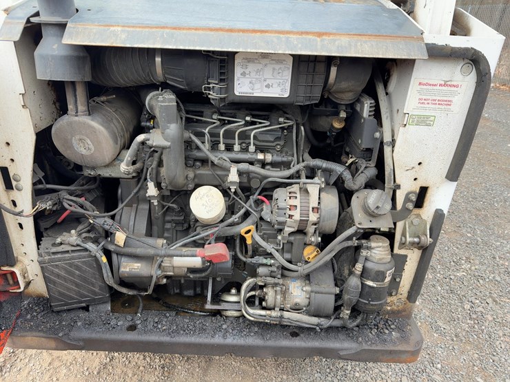 2019-bobcat-s570-image-14