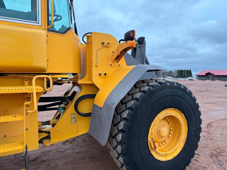 volvo-l120e-image-43