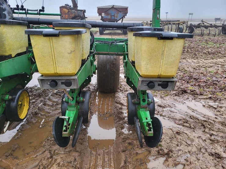 john-deere-7240-image-19