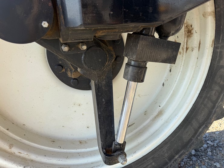 2015-apache-as720-image-29