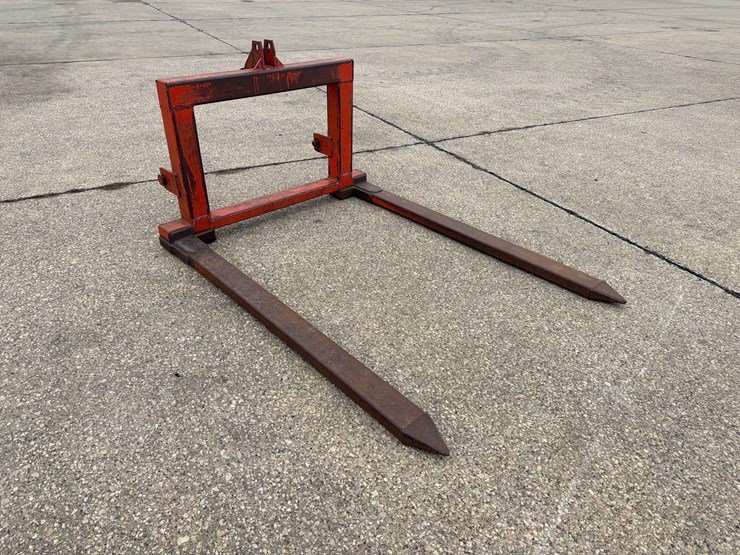 3pt-bale-fork-image-2