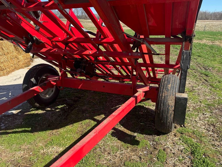 kuhns-1034-hay-accumulator---field-ready-image-16