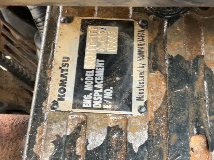 #360-•-2000-komatsu-4x4-utility-backhoe-image-13