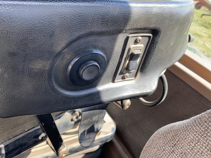 1998-john-deere-8300-image-53