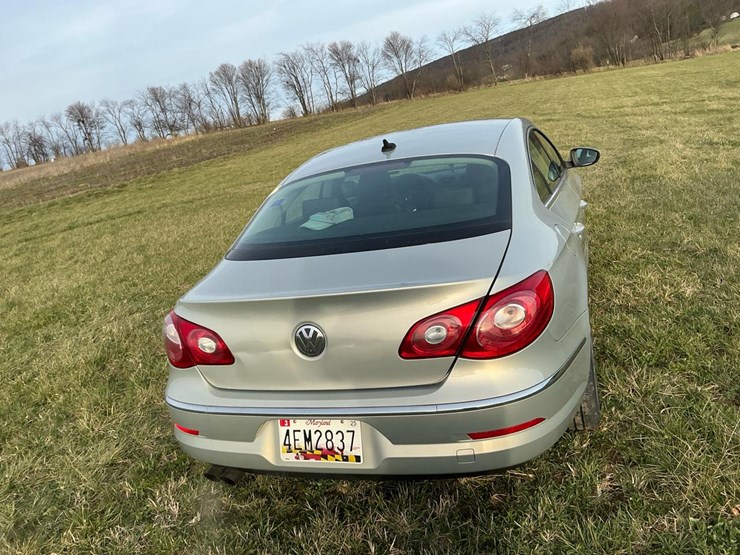 #510-•-2009-volkswagen-passat-image-35