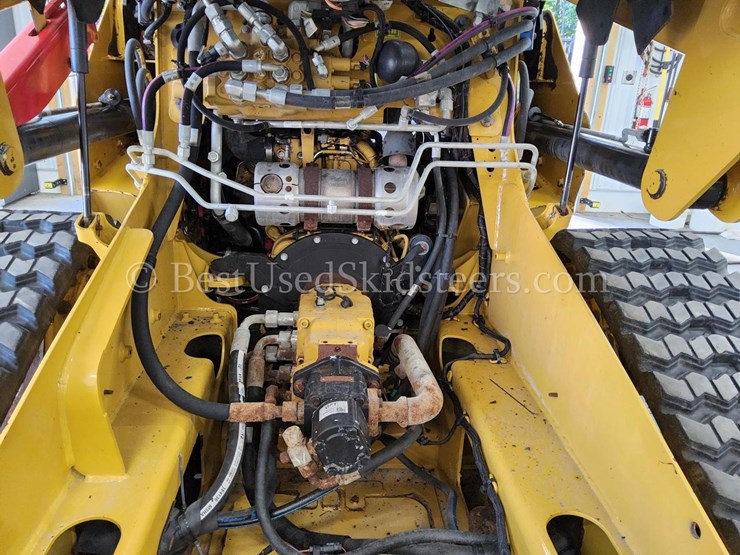 2018-caterpillar-249d-image-10