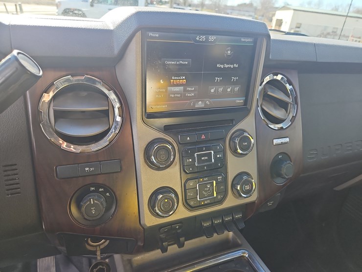 2013-ford-f350-xlt-image-24