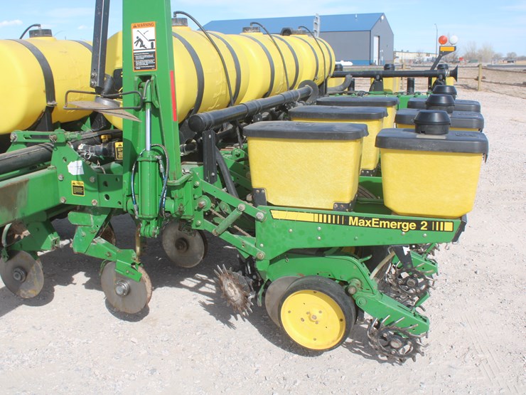 john-deere-7200-image-16