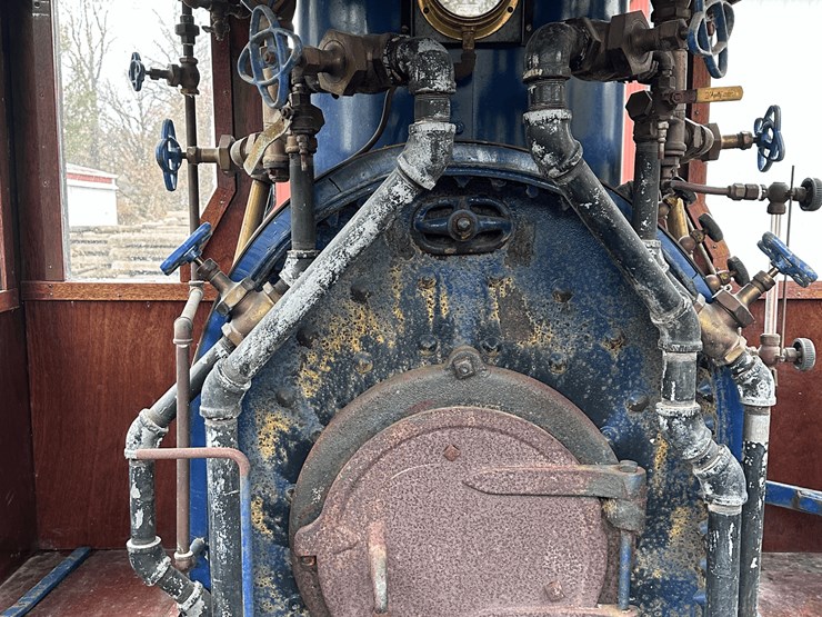 frick-steam-locomotive-with-track-image-3