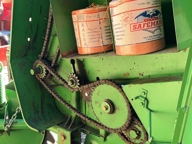 john-deere-335-image-15