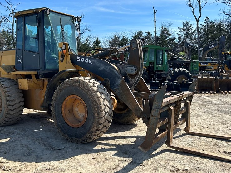 2010-deere-544k-image-7