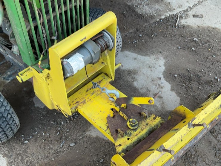 john-deere-332-image-18