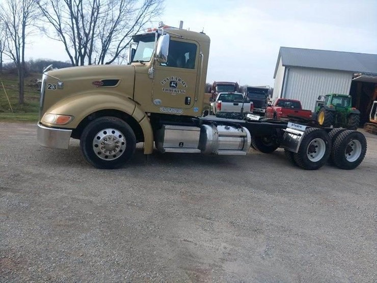 2012-peterbilt-386-image-1