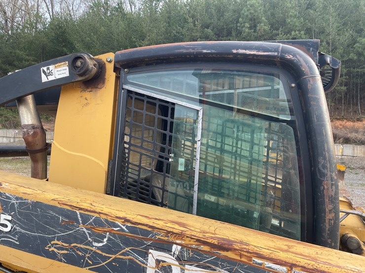 2006-deere-325-image-32