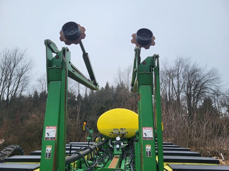 2010-john-deere-1770nt-image-11