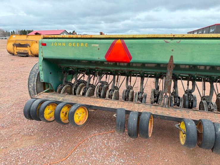 john-deere-8300-image-16