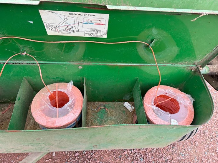 john-deere-336-image-18