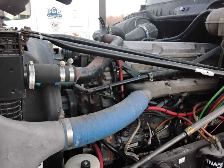 freightliner-cascadia-tractor-2015-freightliner-cascadia-3alxfb007gdg85229-mileage:-does-not-r-image-24