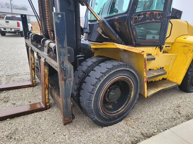 2012-yale-forklift-image-14