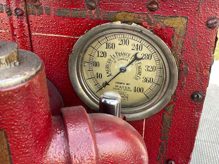 1917-american-la-france-firetruck-image-47